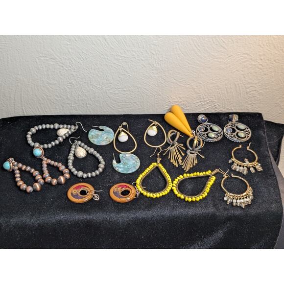 Ten Pair Boho Style Pierced Earring Jewelry Lot - Picture 8 of 8